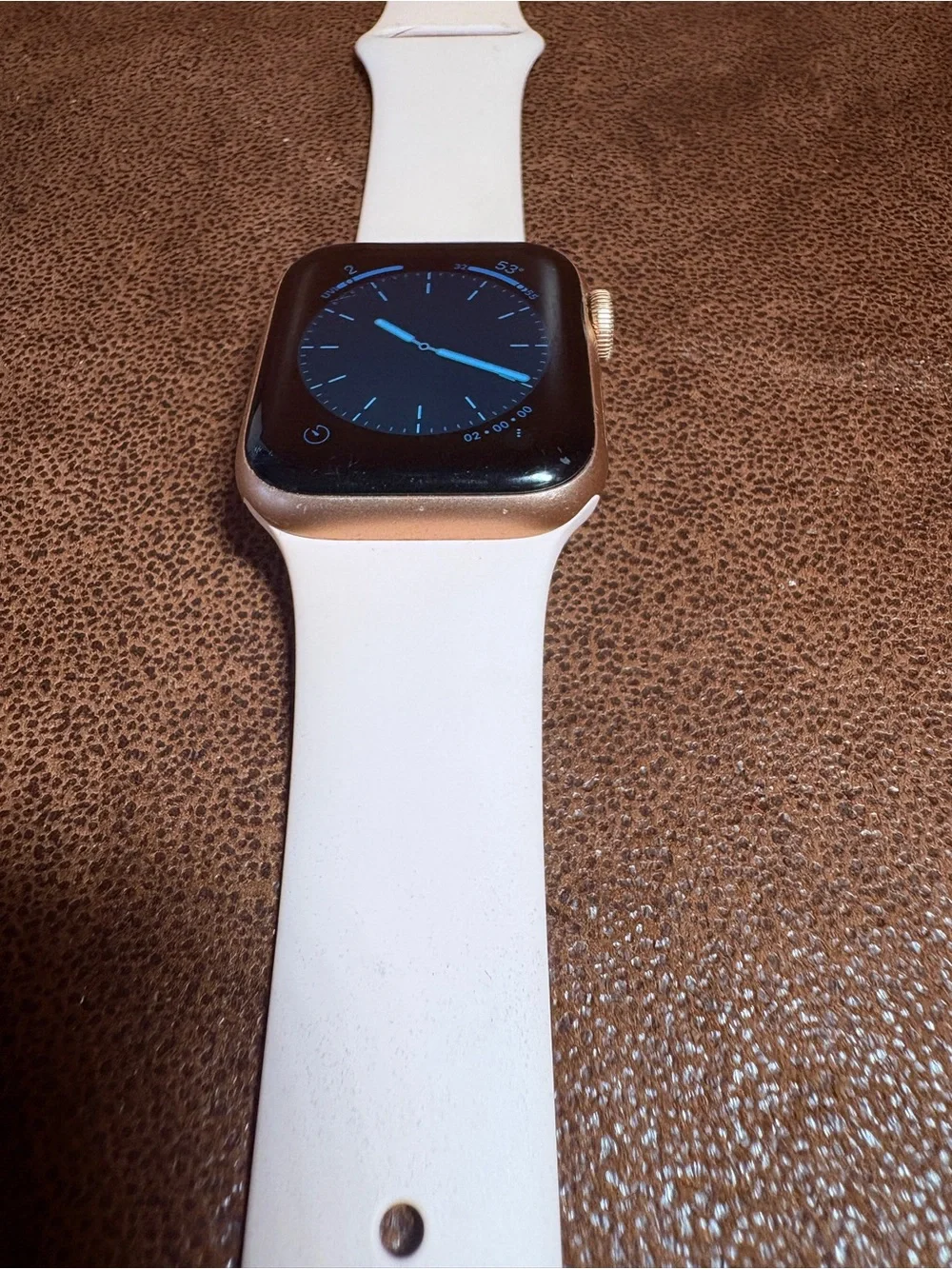 Apple Watch Series 5 GPS, 40mm Gold Aluminum Case with Pink Sand Sport Band